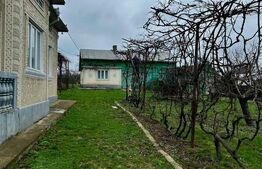 Casă din caramida, cu teren 5810 mp - Calinesti 