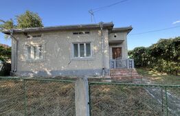 Casă din caramida, cu teren 5810 mp - Calinesti 
