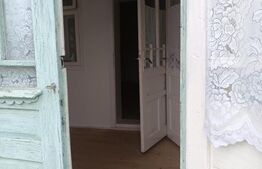 Casă + 2.700 mp teren în Leorda - La strada principală - 17km Botosani