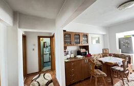 Apartament de 3 camere zona Primaverii - capat 1