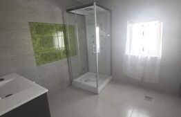  Casă cu teren 1045 mp, zona Cismea- Botosani