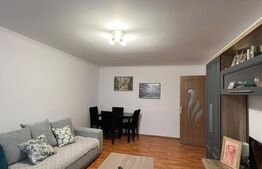 Apartament 4 camere, 79.65mp + balcon, zona Piata Mare