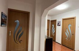 Apartament 4 camere, 79.65mp + balcon, zona Piata Mare