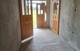Casa 353 mp, constructie BCA, teren 10.000 mp, Saucenita