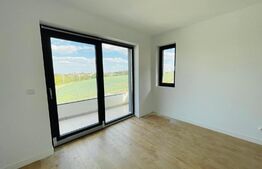 Case langa lac, 170mp utili, curte mare, Balotesti