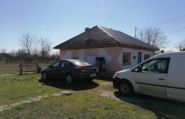 Casa Lehliu Gara, 3 constructii, total 178 mp, teren 1760mp