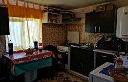 Casa Lehliu Gara, 3 constructii, total 178 mp, teren 1760mp