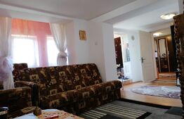 Casa Lehliu Gara, 3 constructii, total 178 mp, teren 1760mp