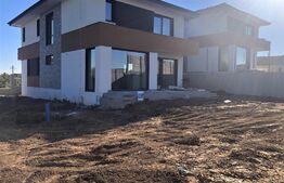 Case langa lac, 170mp utili, curte mare, Balotesti