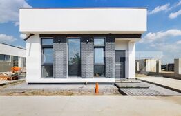 Casa in ansamblu de 4 case, 300mp, 3 camere, an 2022, Tunari