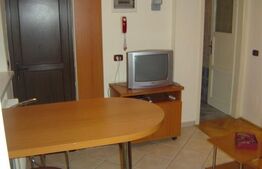 Apartament 5 camere, 110 mp, decomandat, etaj intermediar, Unirii