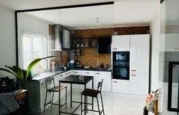 Apartament cu 2 camere+dressing, 71mp, zona Damaroaia