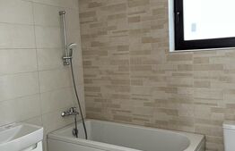 Vila cu 5 camere, 3 bai, 130mp, zona Ostratu