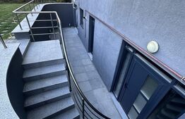 Apartament de vanzare 2 camere, semidecomandat, zona Damaroaia