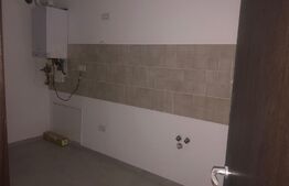 Apartament de vanzare 2 camere, semidecomandat, zona Damaroaia