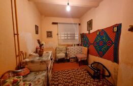 Garsoniera renovabila, pretabila pentru birou sau cabinet, la 15 minute pe jos de Piata Unirii