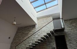 Exclusivitate! Vila de exceptie, anul 1920, restaurata total, 648mp utili, 431mp teren, sauna, piscina interioara si amfiteatru!