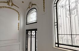 Exclusivitate! Vila de exceptie, anul 1920, restaurata total, 648mp utili, 431mp teren, sauna, piscina interioara si amfiteatru!