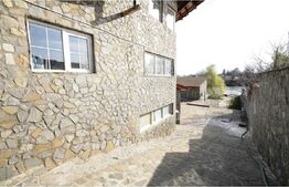 Casa de vanzare in Balotesti, pe malul lacului, suprafata teren de 953  mp