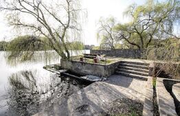 Casa de vanzare in Balotesti, pe malul lacului, suprafata teren de 953  mp