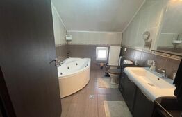 Vila deosebita cu 9 camere, 300mp, zona Jolie Ville- PIPERA