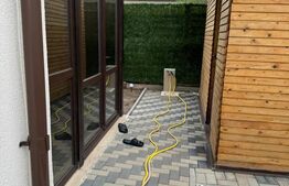 Unitate de locuit in casa duplex, design modern, curte individuala