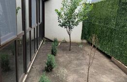 Unitate de locuit in casa duplex, design modern, curte individuala