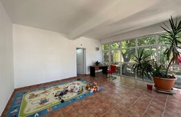 Vilă spațioasă de 213 mp cu curte de 500 mp de închiriat în Otopeni