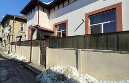 Casa de vanzare, cu 3 camere, zona centrala