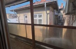 Casa de vanzare, cu 3 camere, zona centrala