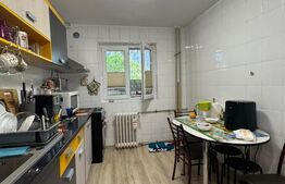 Apartament de vanzare, cu 4 camere, zona Piata Rahova 