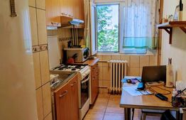 Apartament de vanzare, cu 3 camere, 65 mp, decomandat, Piața Victoriei