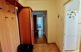 Apartament de vanzare, cu 3 camere, 65 mp, decomandat, Piața Victoriei