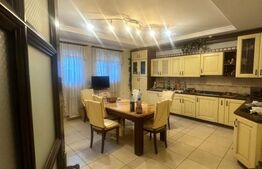 Vila de vanzare, cu 9 camere, 400 mp teren, zona Traian