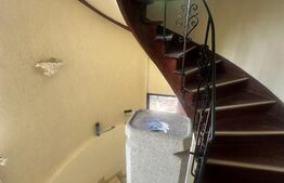 Vila de vanzare, cu 9 camere, 400 mp teren, zona Traian