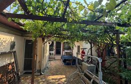 Casa de vanzare, cu 4 camere, zona Sector 5