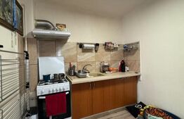 Casa de vanzare, cu 4 camere, zona Sector 5