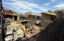 Casa individuala batraneasca demolabila + teren de 280 mp, zona Pallady