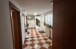 Casa de vanzare, 3 camere, teren 211 mp--Colosseum