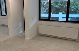 Apartament tip vilă, 4 camere, 3 niveluri, curte proprie 40 mp, intrare separata