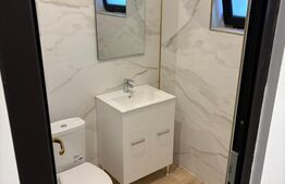 Apartament tip vilă, 4 camere, 3 niveluri, curte proprie 40 mp, intrare separata