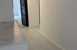 Apartament tip vilă, 4 camere, 3 niveluri, curte proprie 40 mp, intrare separata