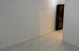 Apartament tip vilă, 4 camere, 3 niveluri, curte proprie 40 mp, intrare separata