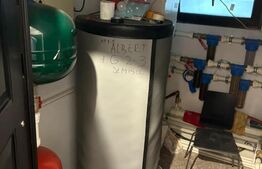 Apartament tip vilă, 4 camere, 3 niveluri, curte proprie 40 mp, intrare separa