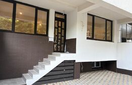 Apartament tip vilă, 4 camere, 3 niveluri, curte proprie 40 mp, intrare separata