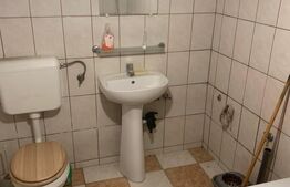 Casă de vânzare, 3 camere, zonă liniștită, București