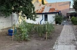 Teren 370 m² cu casă demolabilă, curent, apă, gaz, canalizare, zonă Antiaeriană