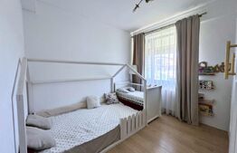 Apartament cu 4 camere + curte proprie, aproape de Casa Presei