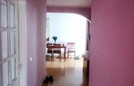 Casă modernă cu terasă și curte amenajată, centru Berceni