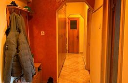 Apartament cu 3 camere, 70 mp, etaj 5